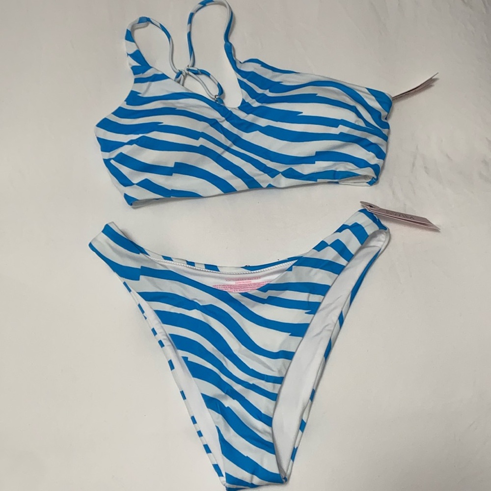 Victoria’s Secret swimsuit small